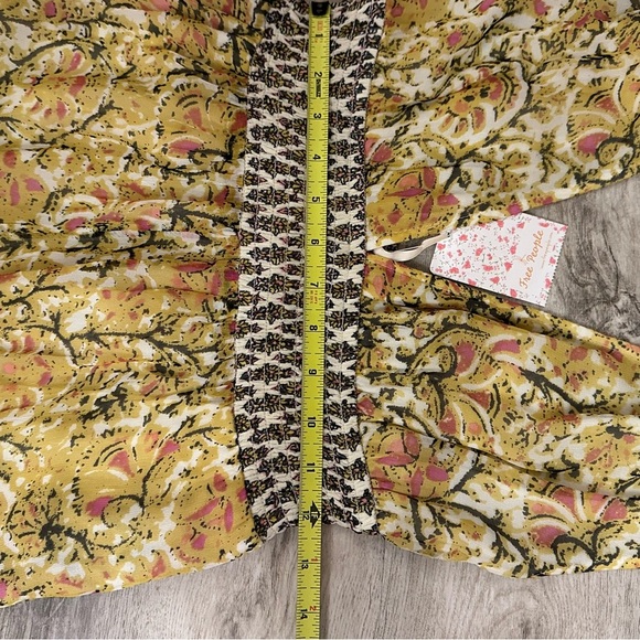 Free People Maria Soft Yellow Floral Jumpsuit size XS - Picture 8 of 11